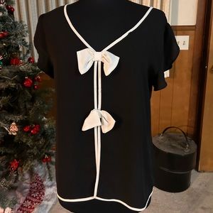 Light weight blouse with bow